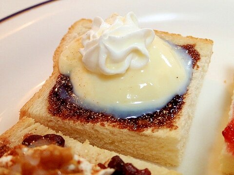 チョコクリームとプリンとホイップのミニ食パン